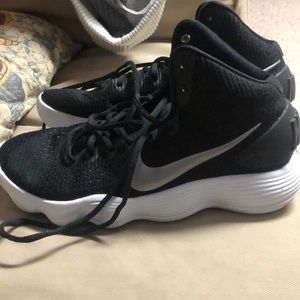 Nike Air Women’s Basketball Shoes